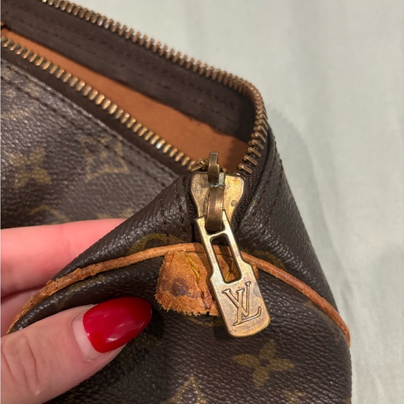 Authentic Louis Vuitton keepall 45 - Picture 7 of 11